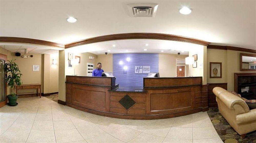 Express By Ihg Hotel 2*